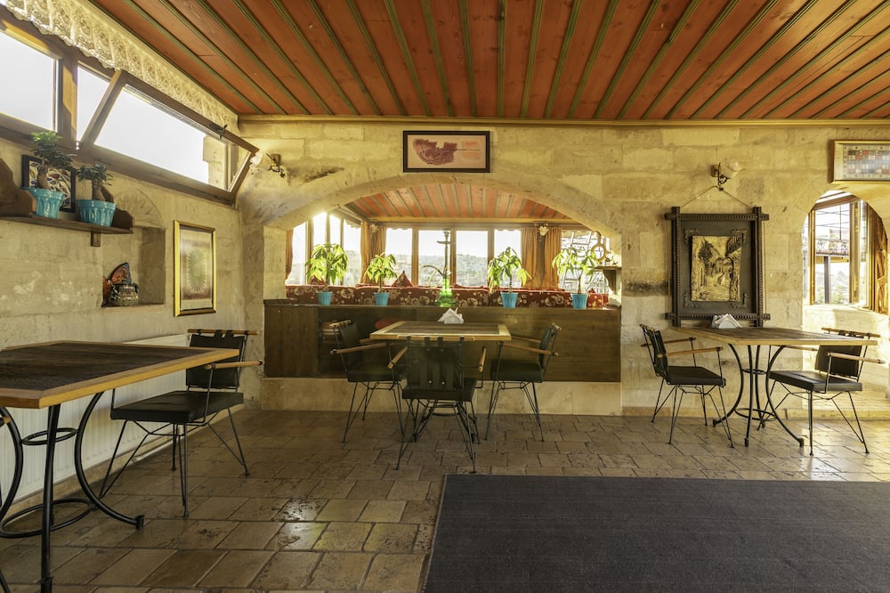 アドラ ケイブ スイーツ 写真