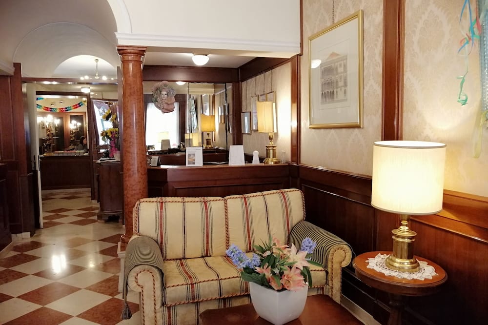 ホテル ファリエール 写真