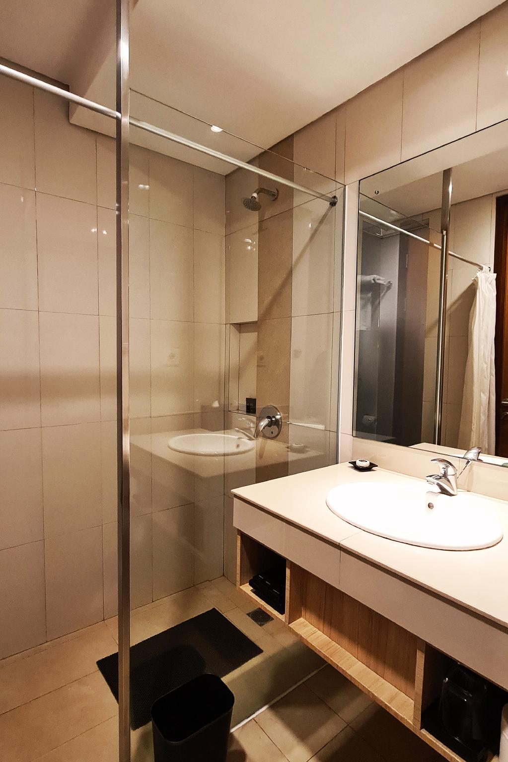 ザ カナ クタ ホテル 写真