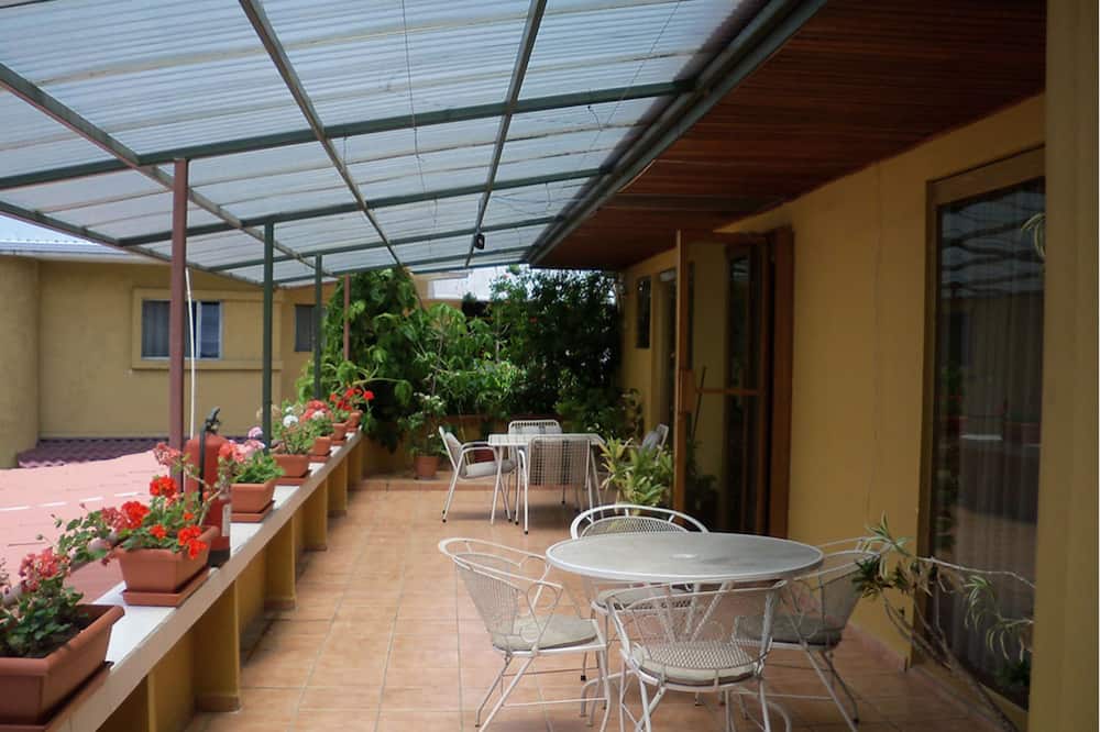 Hotel Puerta del Sol 写真