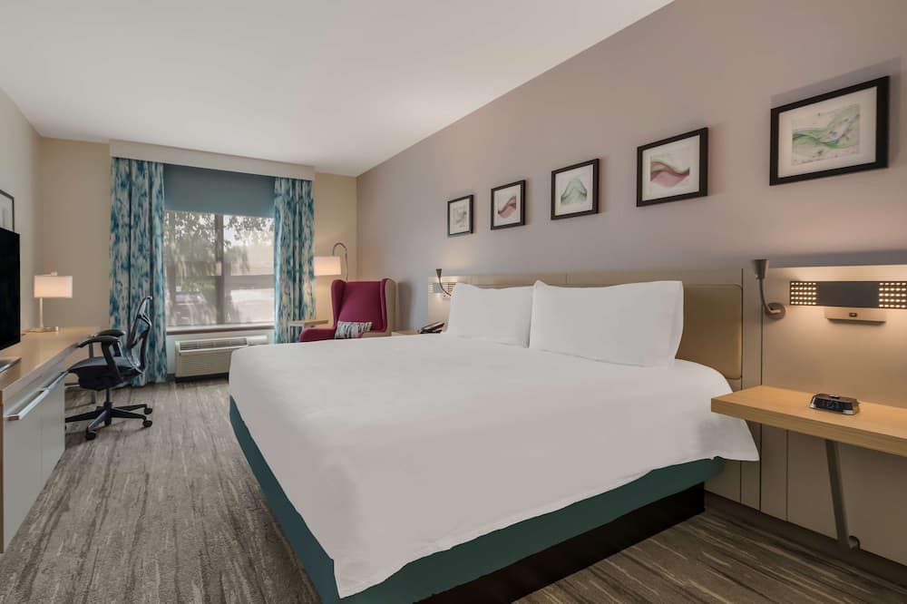 ヒルトン ガーデン イン ロックフォード 写真