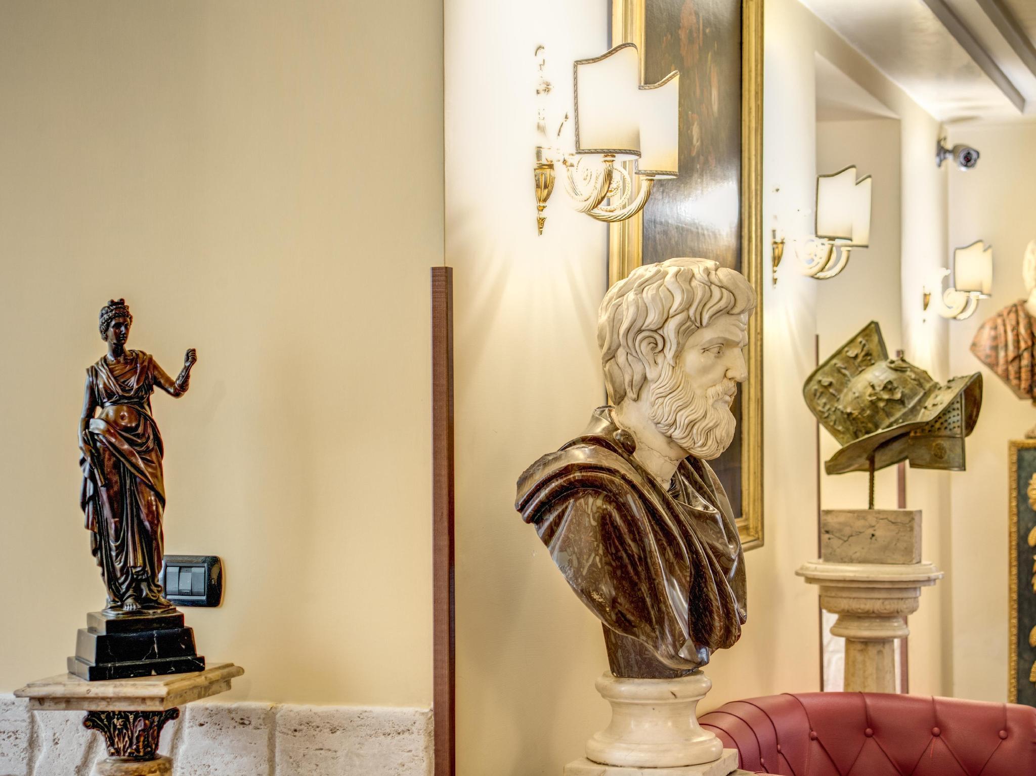 アウレリウス アート ギャラリー ホテル 写真