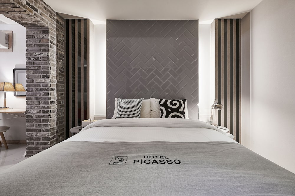 ピカソ ホテル 写真