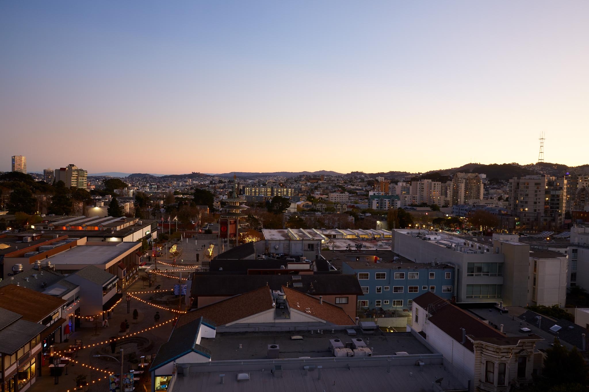 キンプトン ホテル エンソ バイ IHG 写真