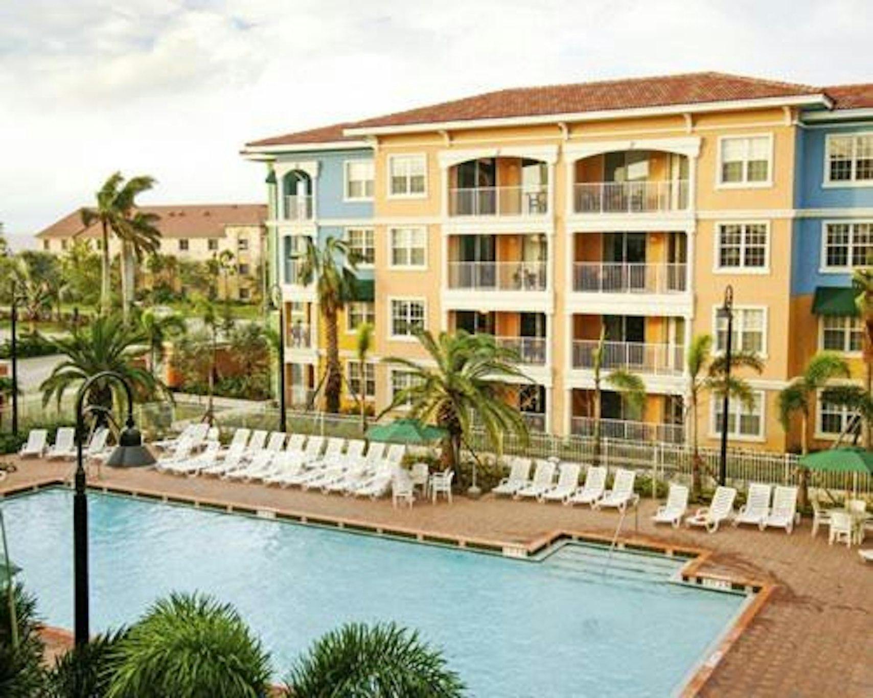 Mizner Place at Weston Town Center 写真