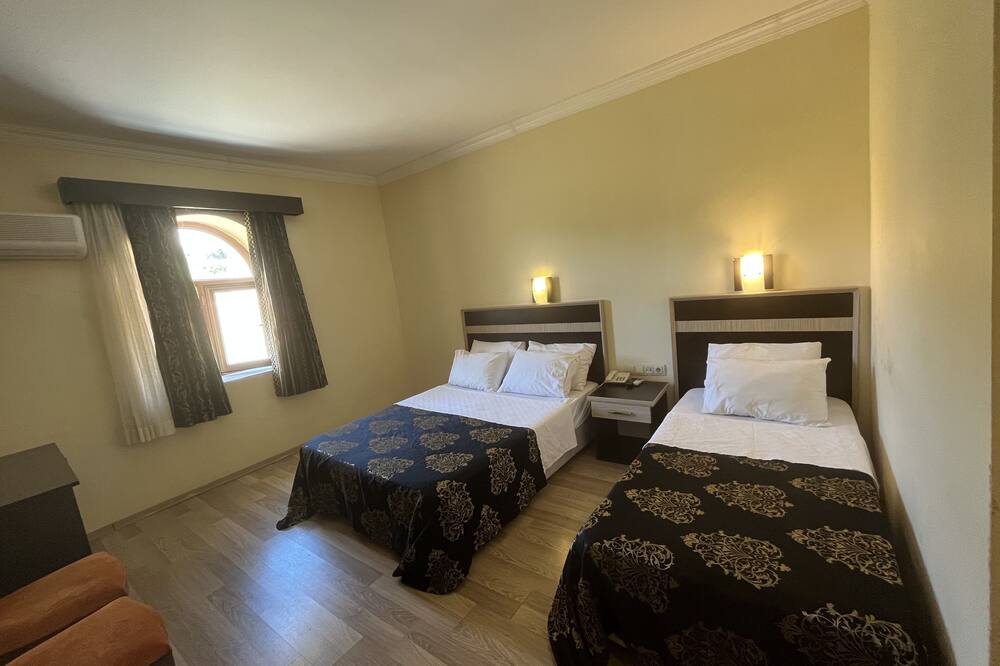 ホテル ユーフラト ネムルート 写真