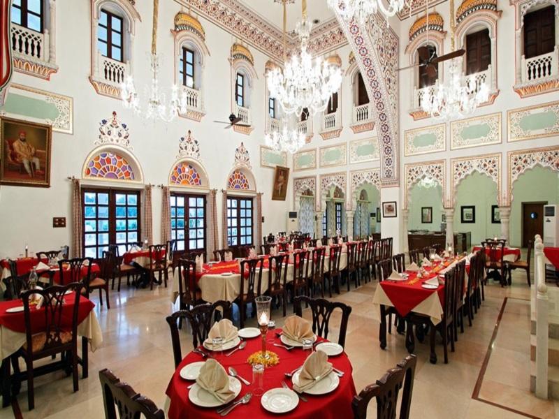 ラクシミ ビラズ パレス 写真