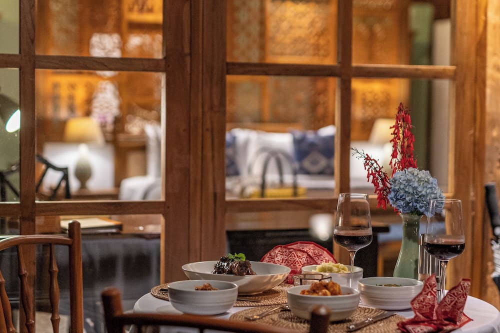 ウマ ルサ 写真