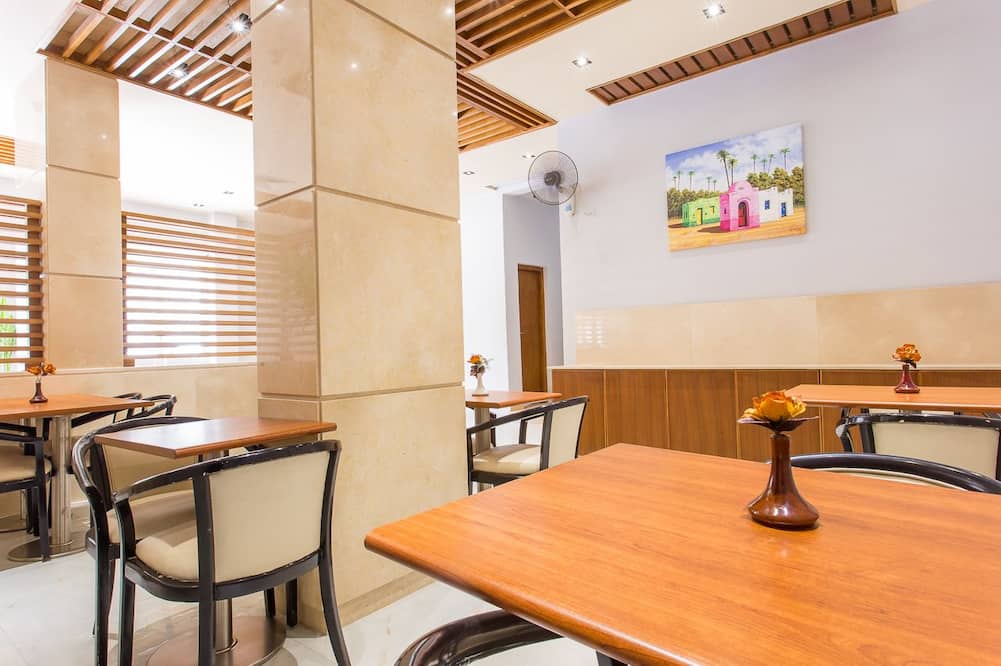 ハピ ホテル 写真