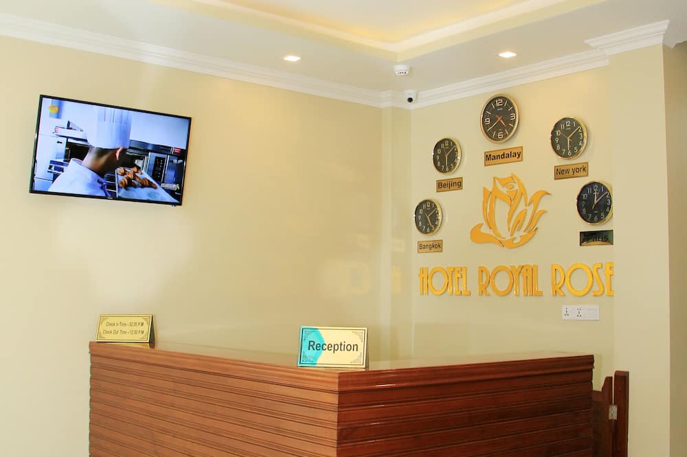 ホテル ロイヤル ローズ 写真