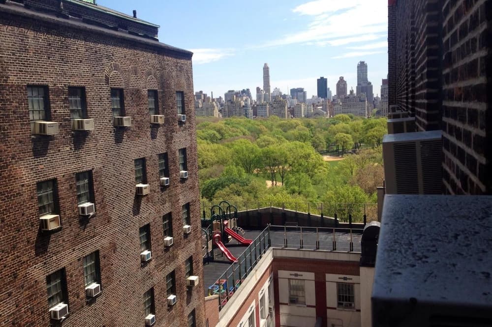 YMCA West Side 写真