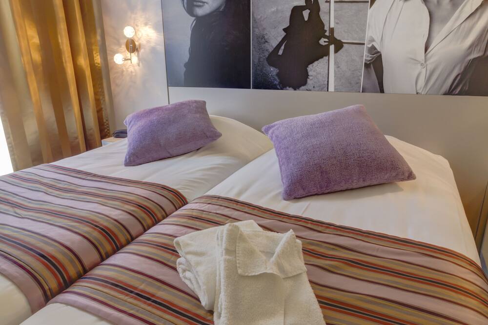 オテル アルル プラザ 写真