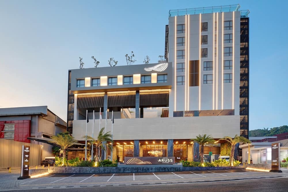 ホテル アルス セマラン 写真
