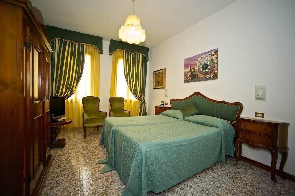 ホテル フォンタナ 写真