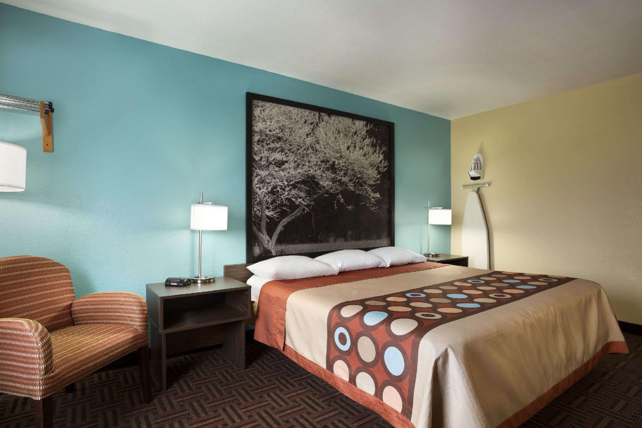 スーパー 8 バイ ウィンダム マウント ヴァーノンイリノイ 写真