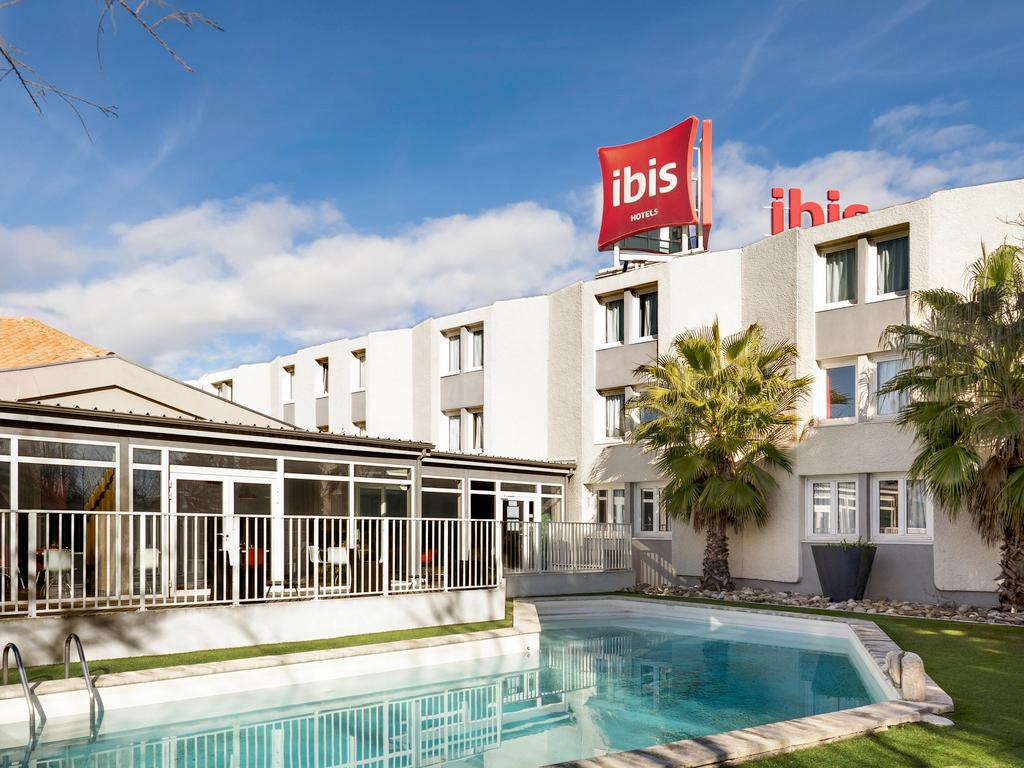 ibis Arles 写真