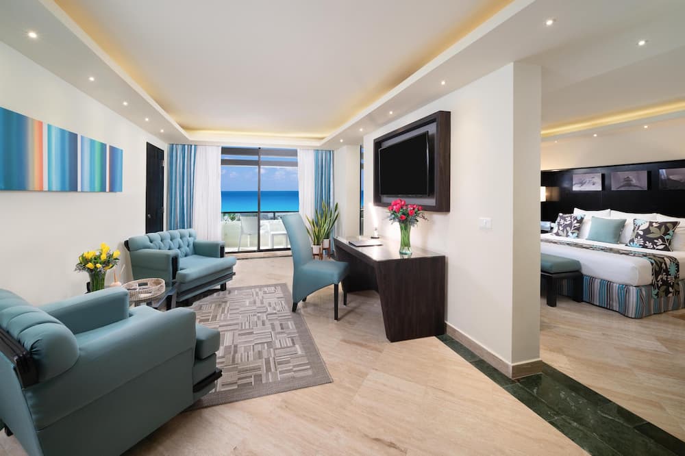 ザ ピラミッド カンクン バイ オアシス 写真