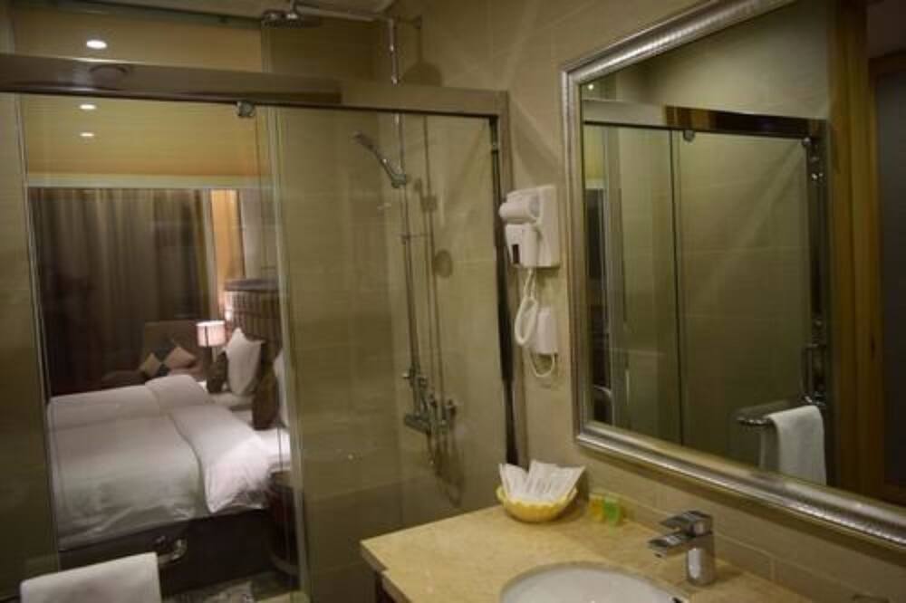 ロイヤル マウンテン ホテル 写真