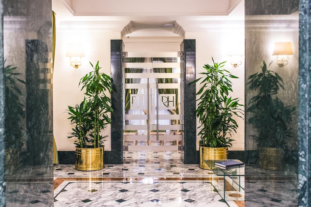 ラエリ ホテル レジオ 写真