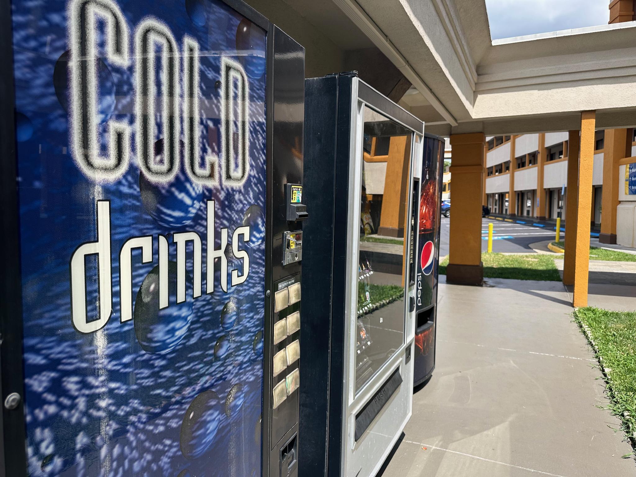 デイズ イン バイ ウィンダム ウエストエンド アレクサンドリア バージニア ワシントン DC エリア 写真