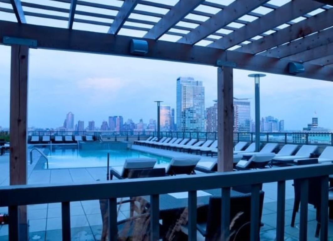 グローバル ラグジュアリー スイーツ アット メトロポリタン 写真