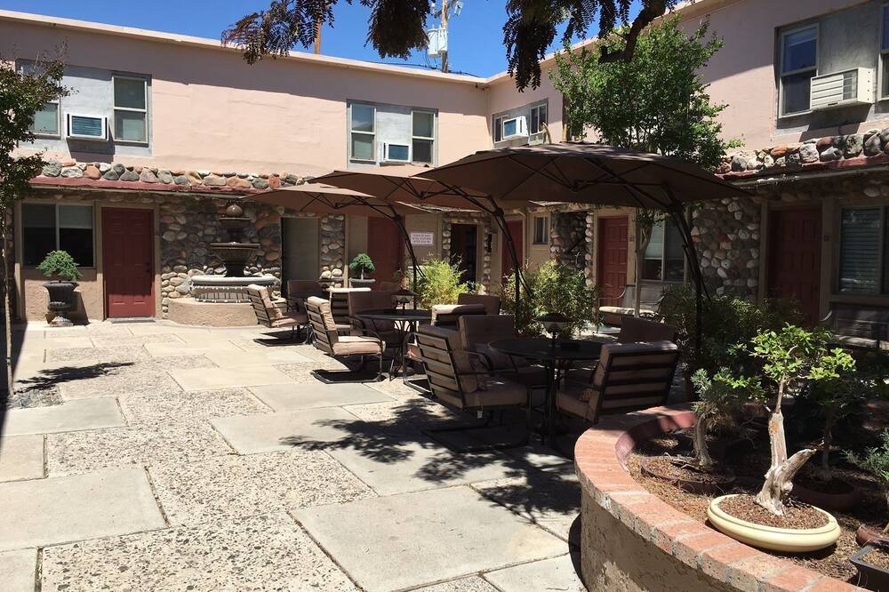 アイアン ホース イン 写真