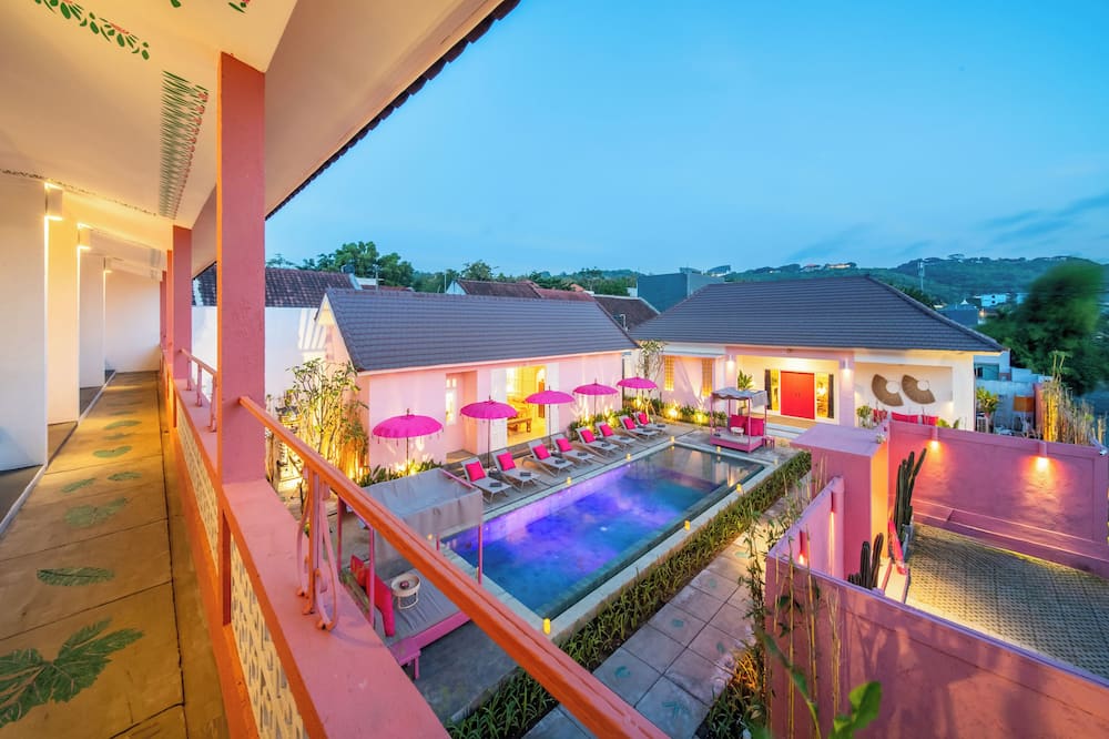 ピンクプライベートバランガン - フォークールアダルトオンリー 写真