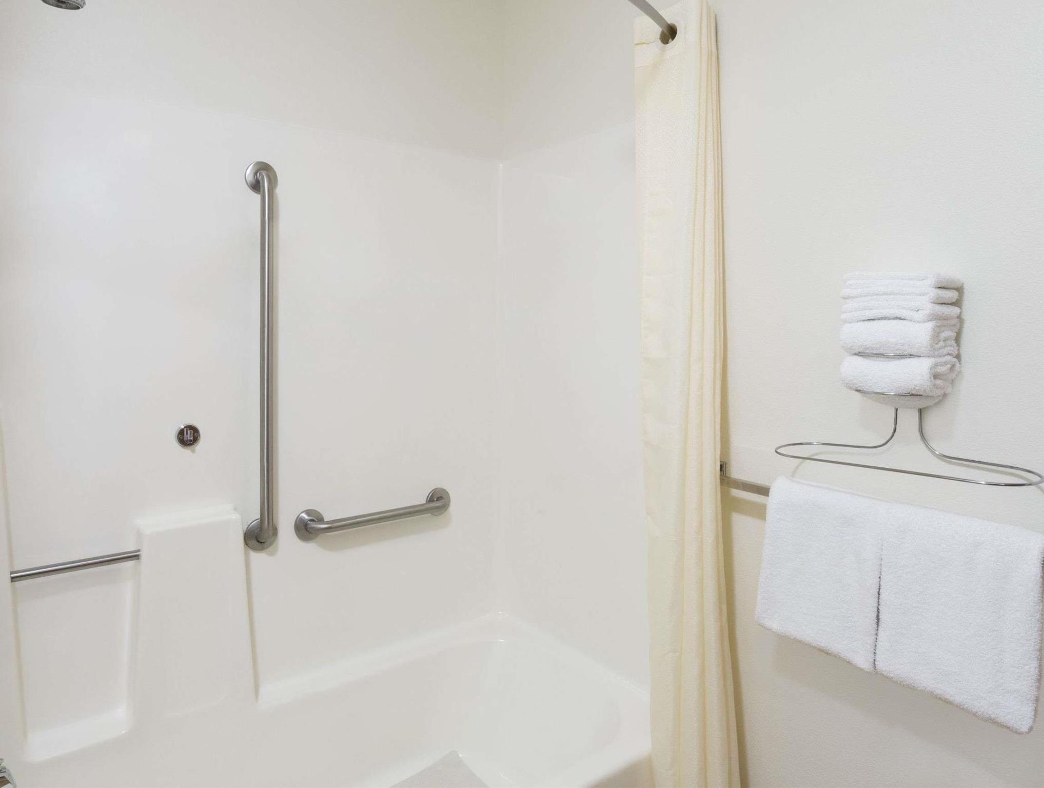 スーパー 8 バイ ウィンダム ホット スプリングス 写真