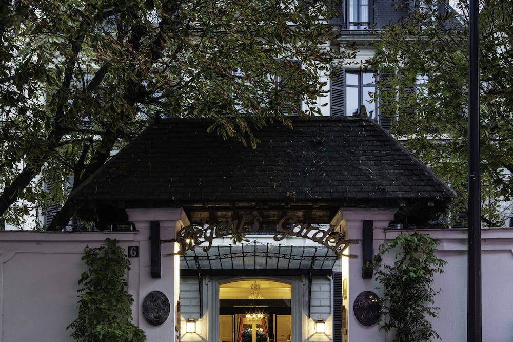 リージェンツ ガーデン アストテル 写真