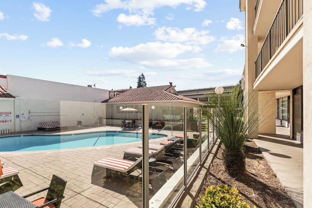 ヴァガボンド イン エグゼクティブ オールド タウン 写真