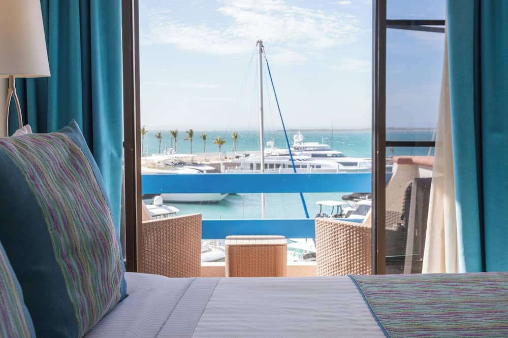 The Marine Waterfront Hotel 写真