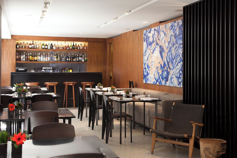 アルティス プライム ホテル 写真