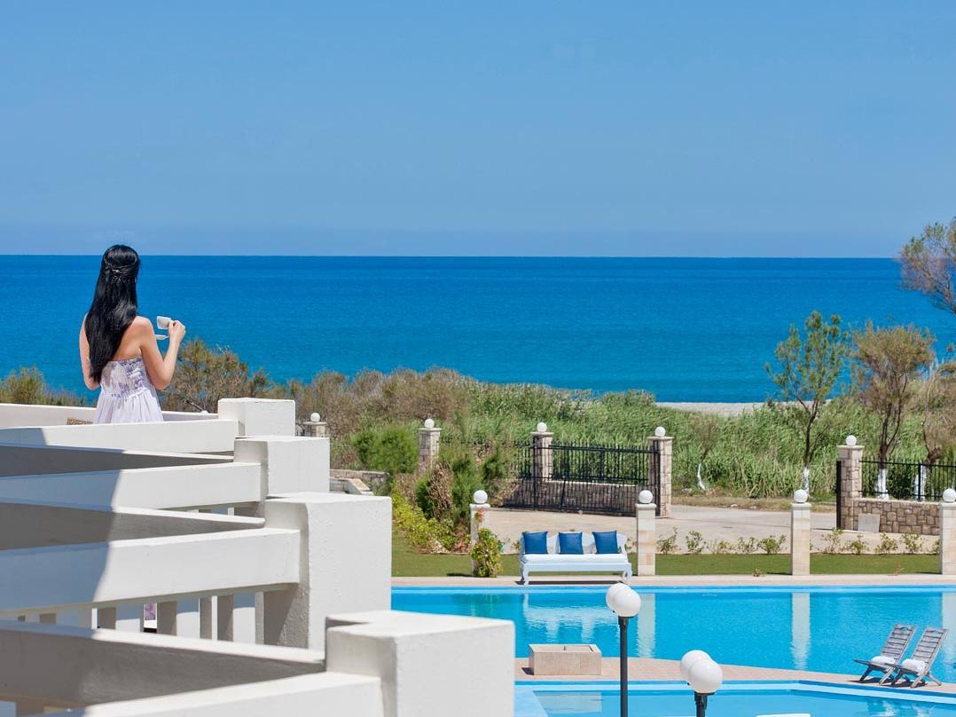 ミセス クリッサナ ビーチ ホテル 写真