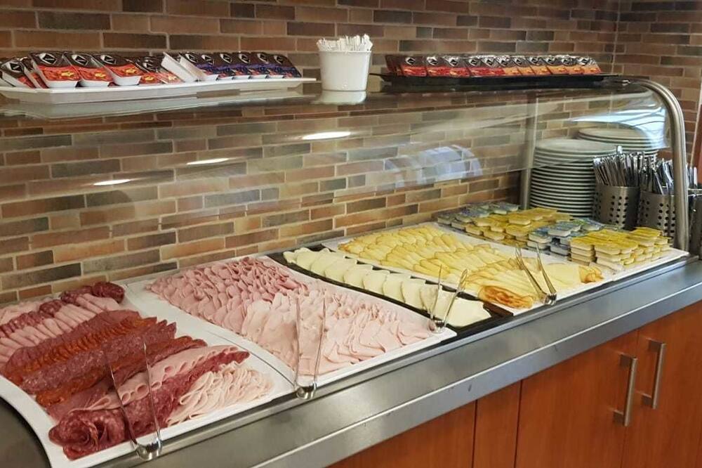 ホテル ズラタ ヴァハ 写真