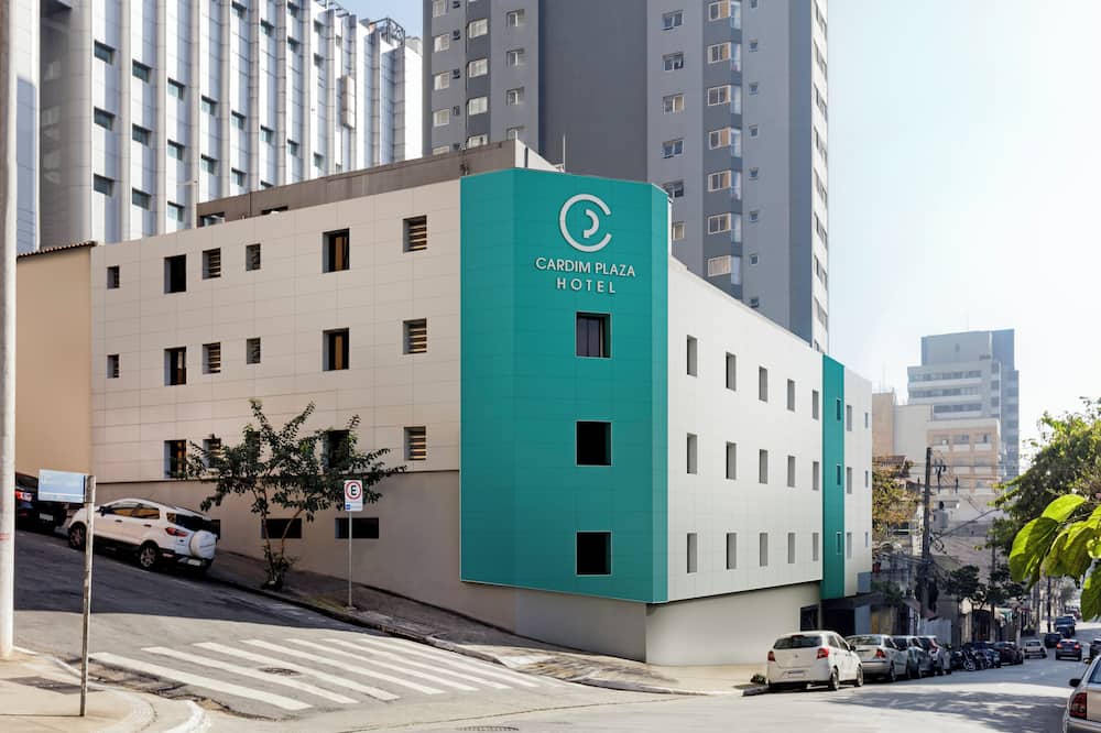 カーディム プラザ ホテル 写真