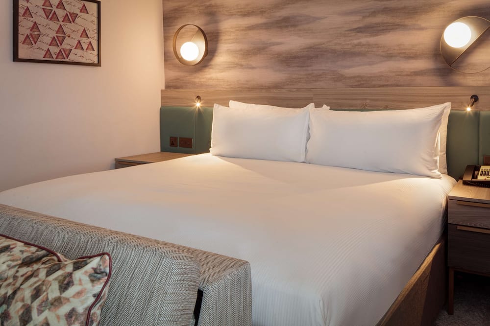 ダブルツリー バイ ヒルトン バース 写真