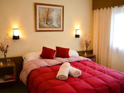 ホステリア グエメス 写真