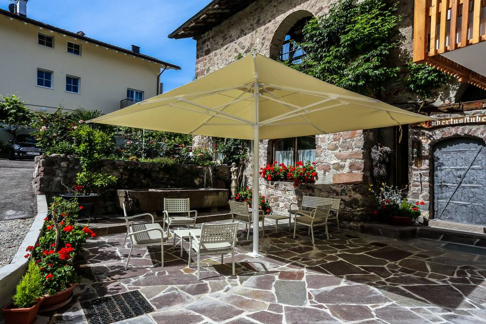 ホテル ティロル 写真