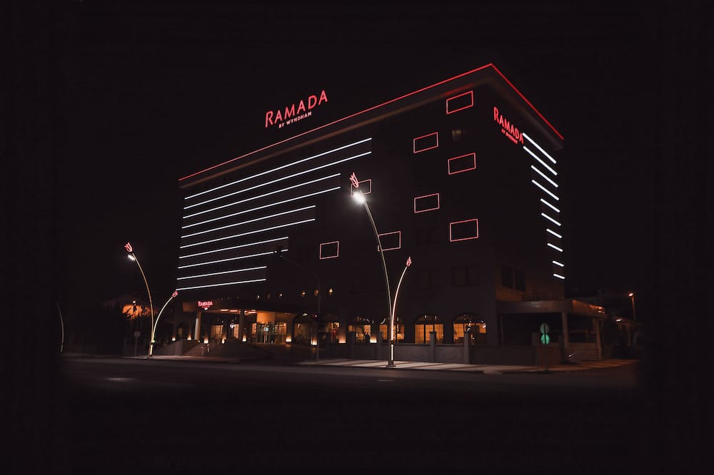 ラマダ バイ ウィンダム ウシャク 写真