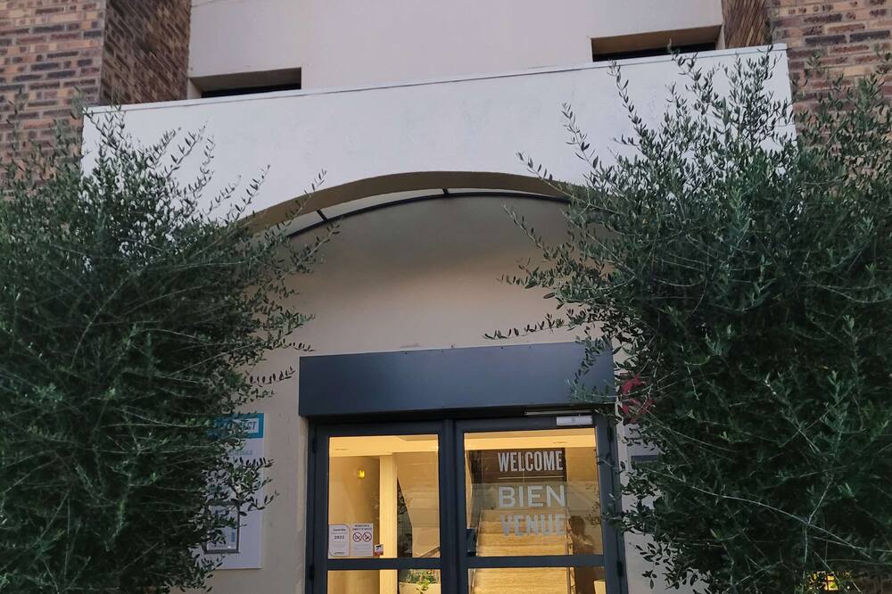 キリヤード デイレクト アルル 写真