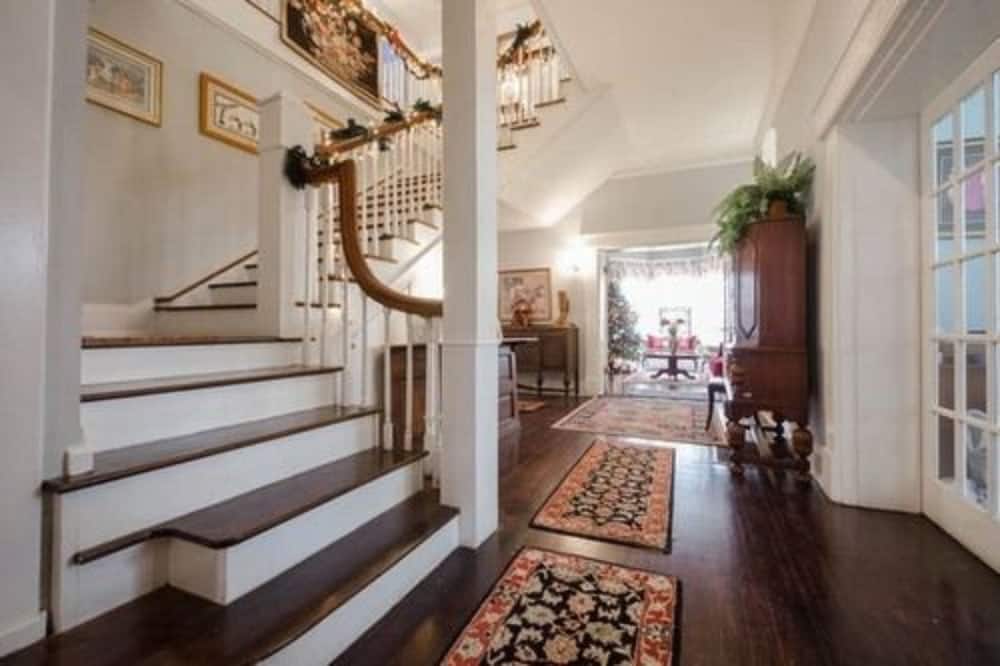 Six Acres Bed & Breakfast 写真