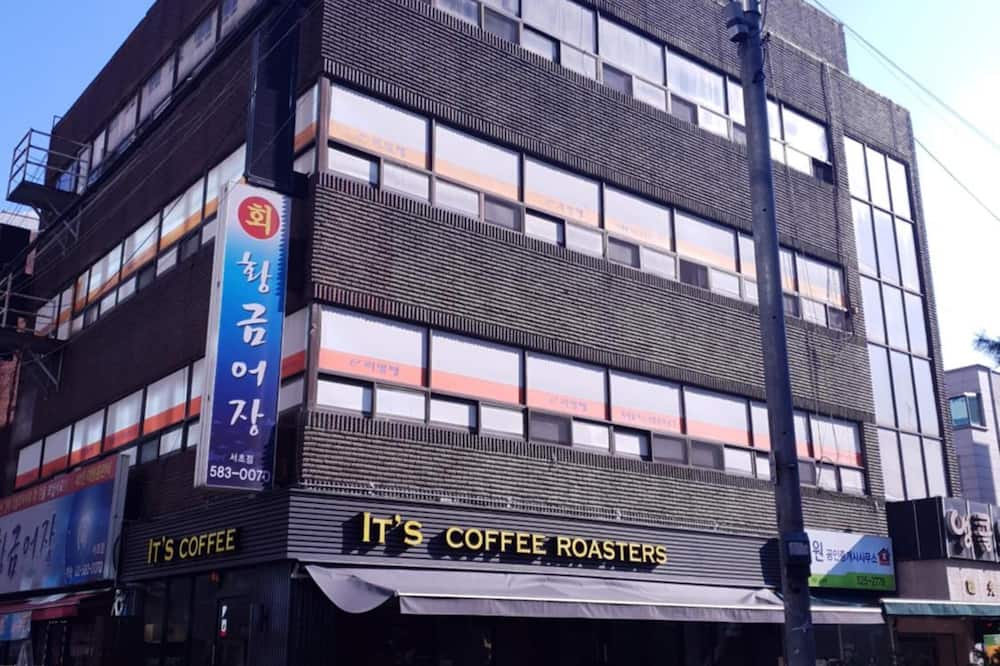 イー - リビングテル - ホステル 写真