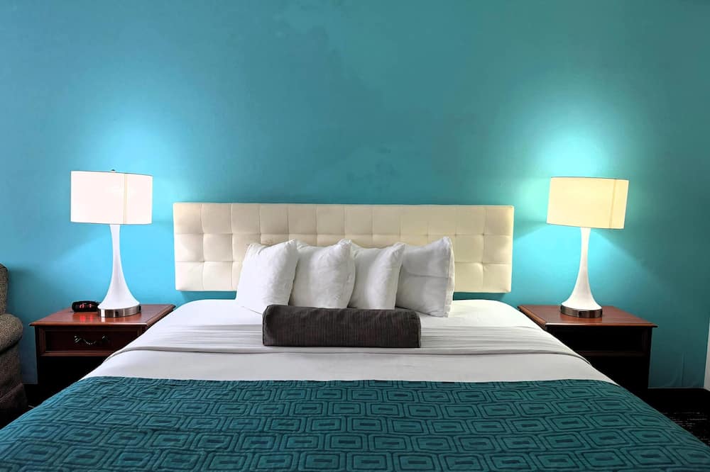 ハワード ジョンソン バイ ウィンダム エバンズビル イースト 写真