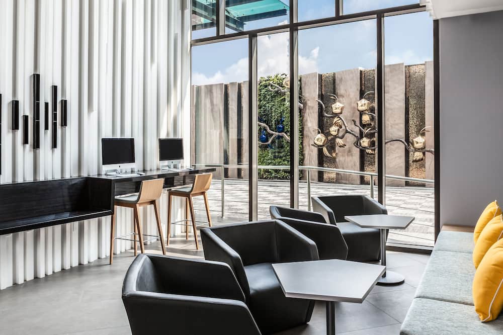 ホリデイ イン エクスプレス バンコク ソイ スーンウィチャイ バイ IHG 写真