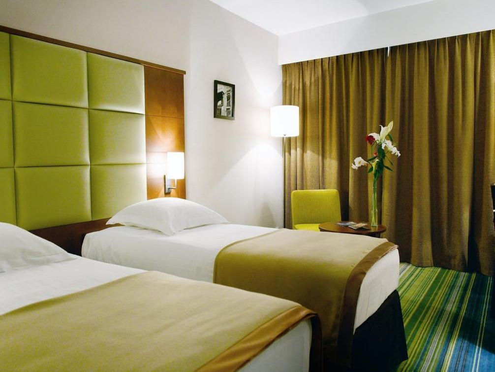 ニュー ホテル シャルルマーニュ 写真