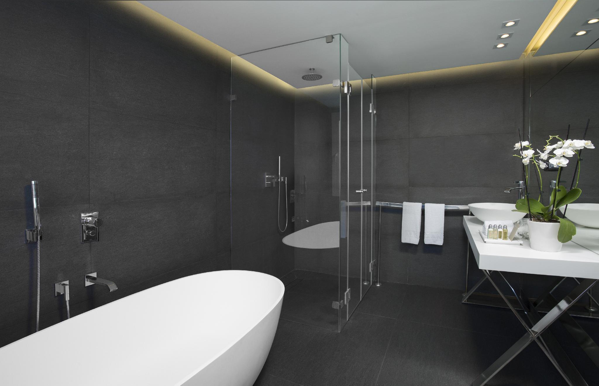 Alexander Hotel 写真