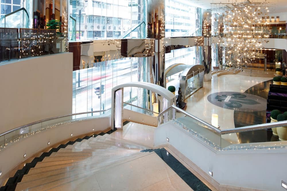 B P インターナショナル 写真