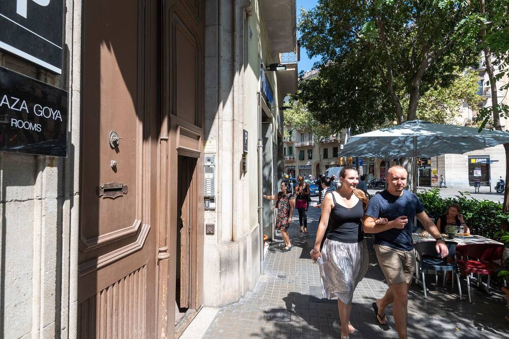 プラザ ゴヤ ルームズ 写真