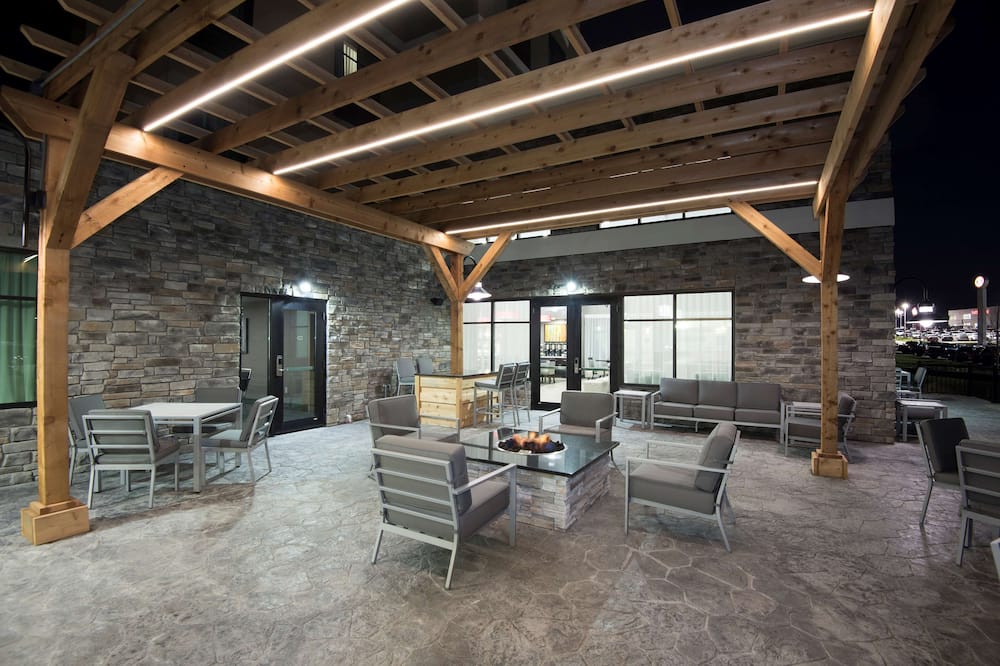 ホームウッド スイーツ バイ ヒルトン クリーブランド シェフィールド 写真