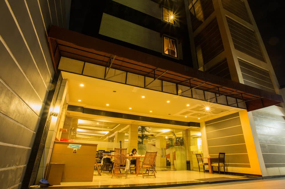 ニュー ラジャ レジデンス【ペット可】 写真